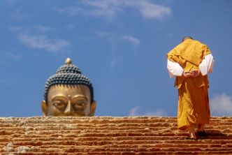 bouddha et le moine